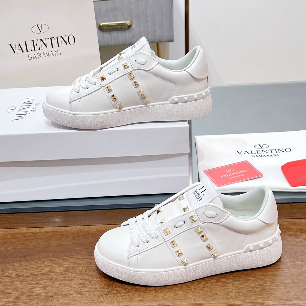 VALENTINO 25S GARAVANI ROCKSTUD UNTITLED STUDDED SNEAKERS IN WHITE LAMBSKIN