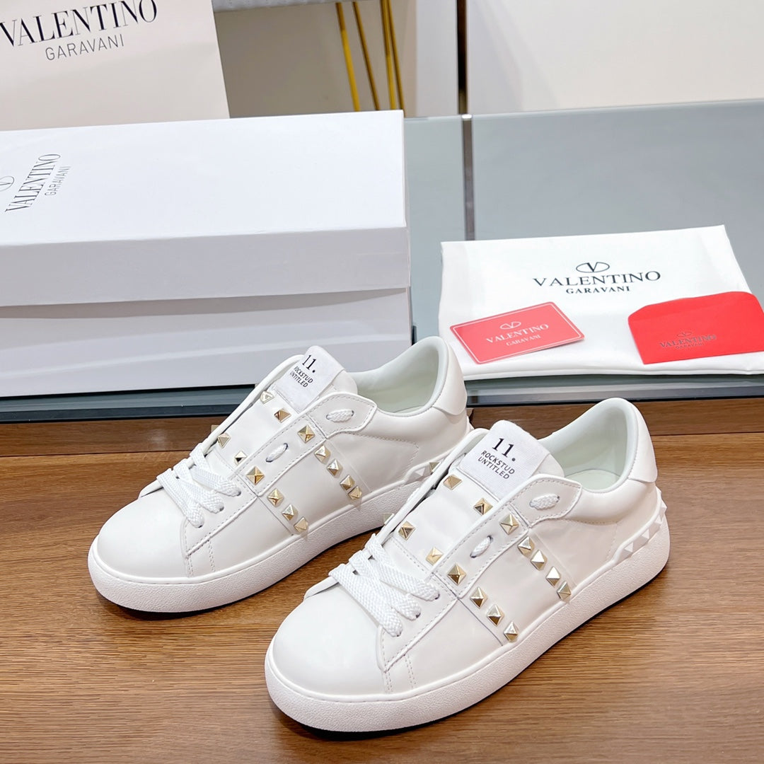 VALENTINO 25S GARAVANI ROCKSTUD UNTITLED STUDDED SNEAKERS IN WHITE LAMBSKIN