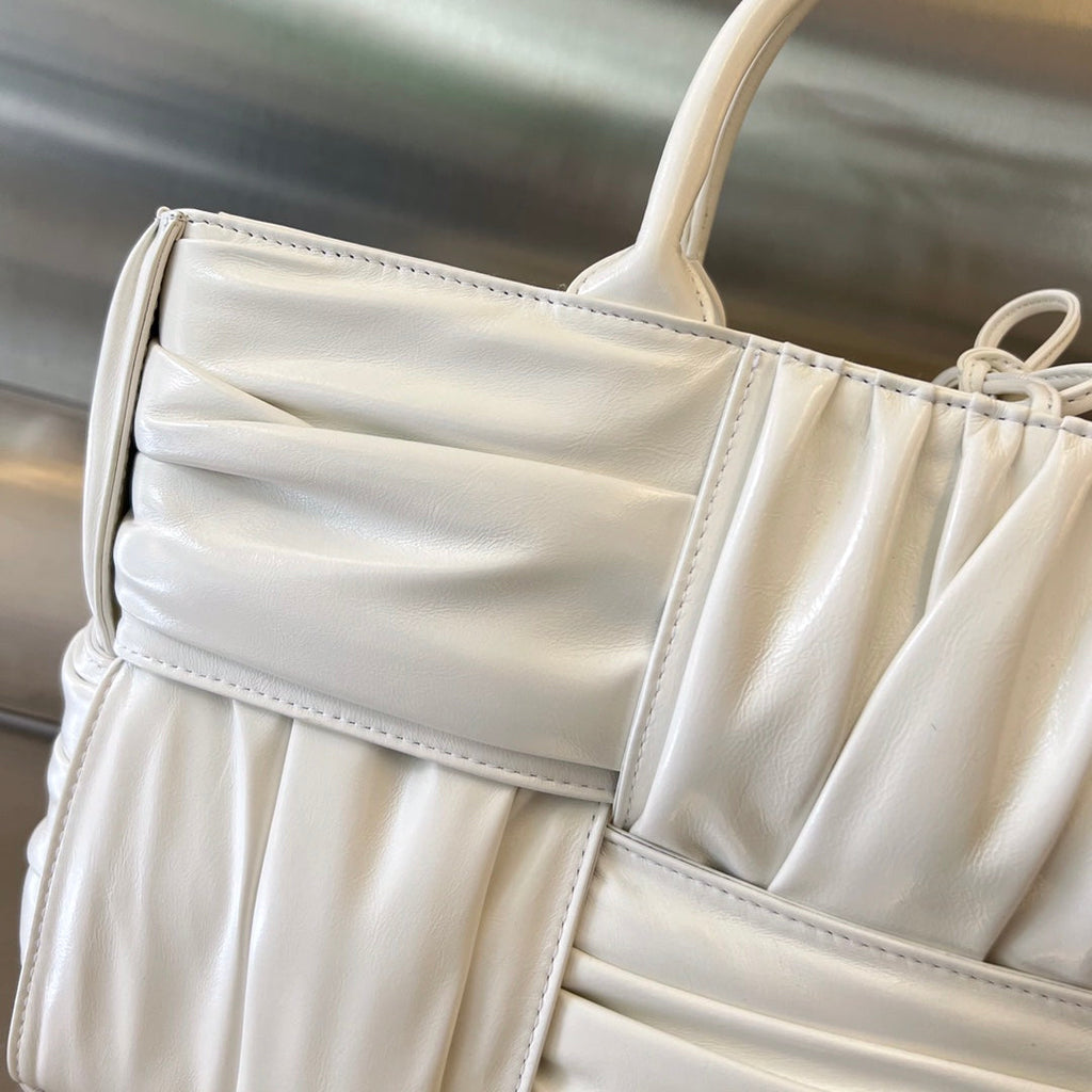SMALL ARCO TOTE 30 IN WHITE SOFT LAMBSKIN