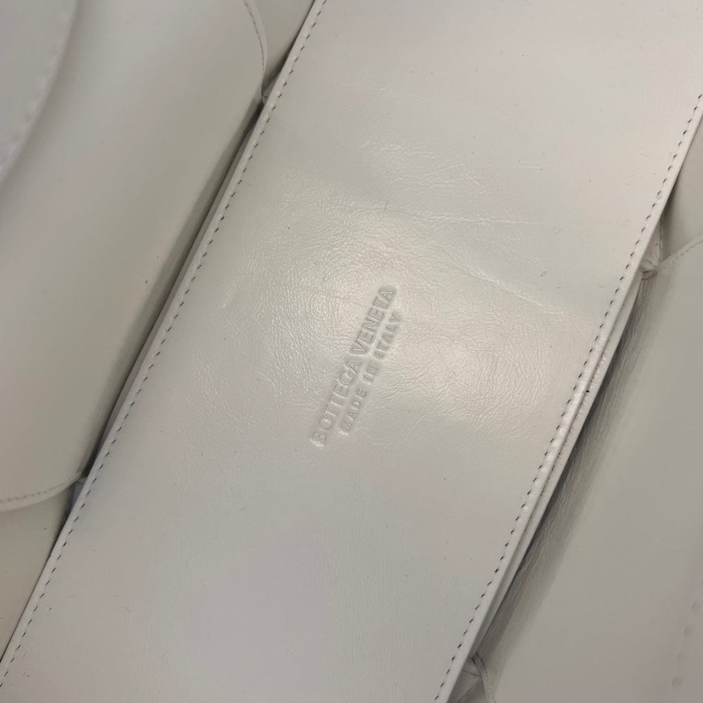 SMALL ARCO TOTE 30 IN WHITE SOFT LAMBSKIN