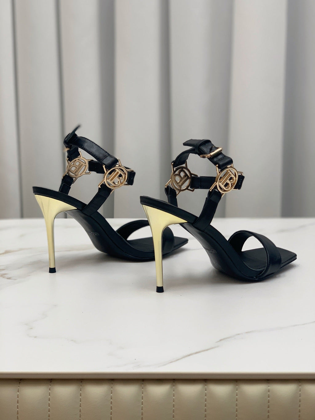 BALMAIN 25S HIGH HEELS WITH B METAL DETAIL 95MM IN BLACK CALFSKIN