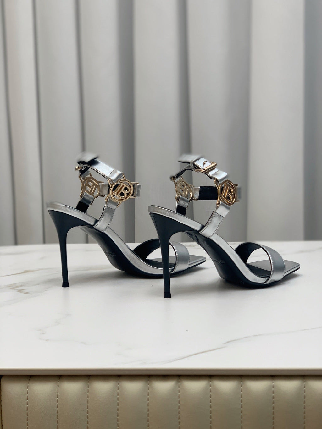 BALMAIN 25S HIGH HEELS WITH B METAL DETAIL 95MM IN SILVER CALFSKIN