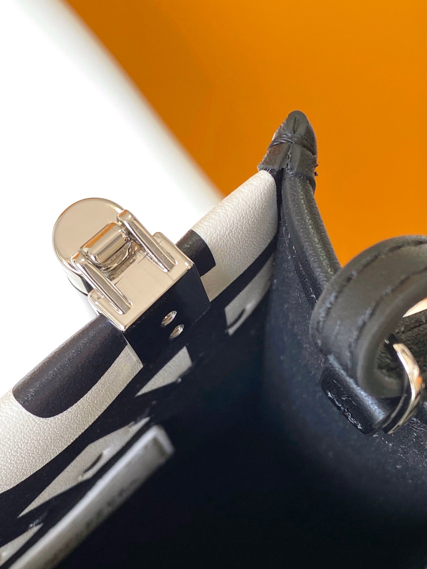 MINI SUNSHINE SHOPPER BAG 18 IN WHITE MIX BLACK SMOOTH CALFSKIN