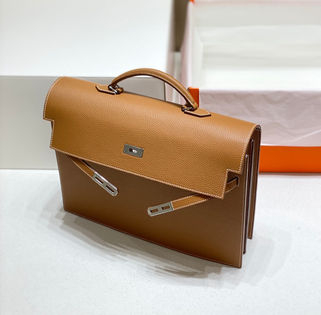 KELLY DEPECHES 38 BRIEFCASE IN GOLD TOGO CALFSKIN SILVER HARDWARE