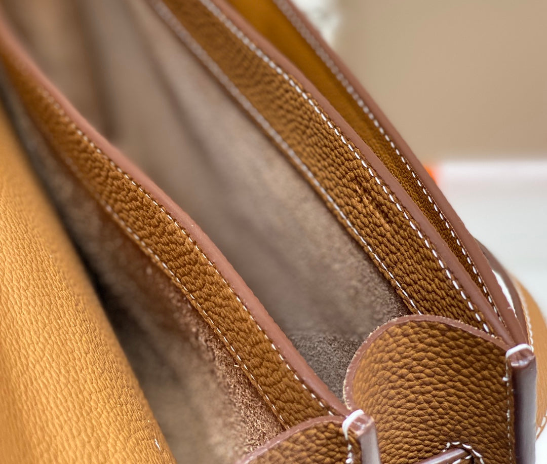 KELLY DEPECHES 34 BRIEFCASE IN GOLD TOGO CALFSKIN SILVER HARDWARE