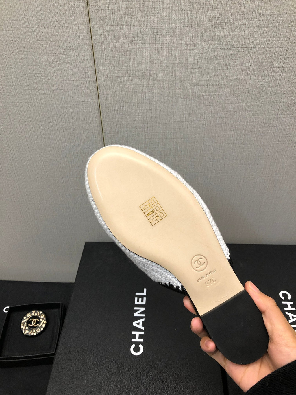 HALF-MULES IN WHITE MIX BLACK WOOL WOVEN