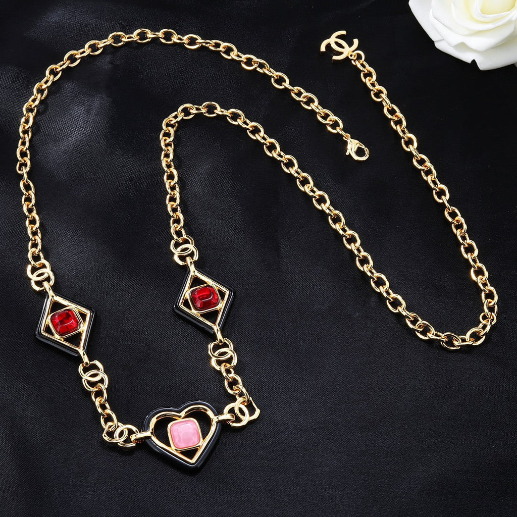 CHANEL 25S CHAIN BELT IN GOLD METALLIC STONE-EMBELLISHED 612713