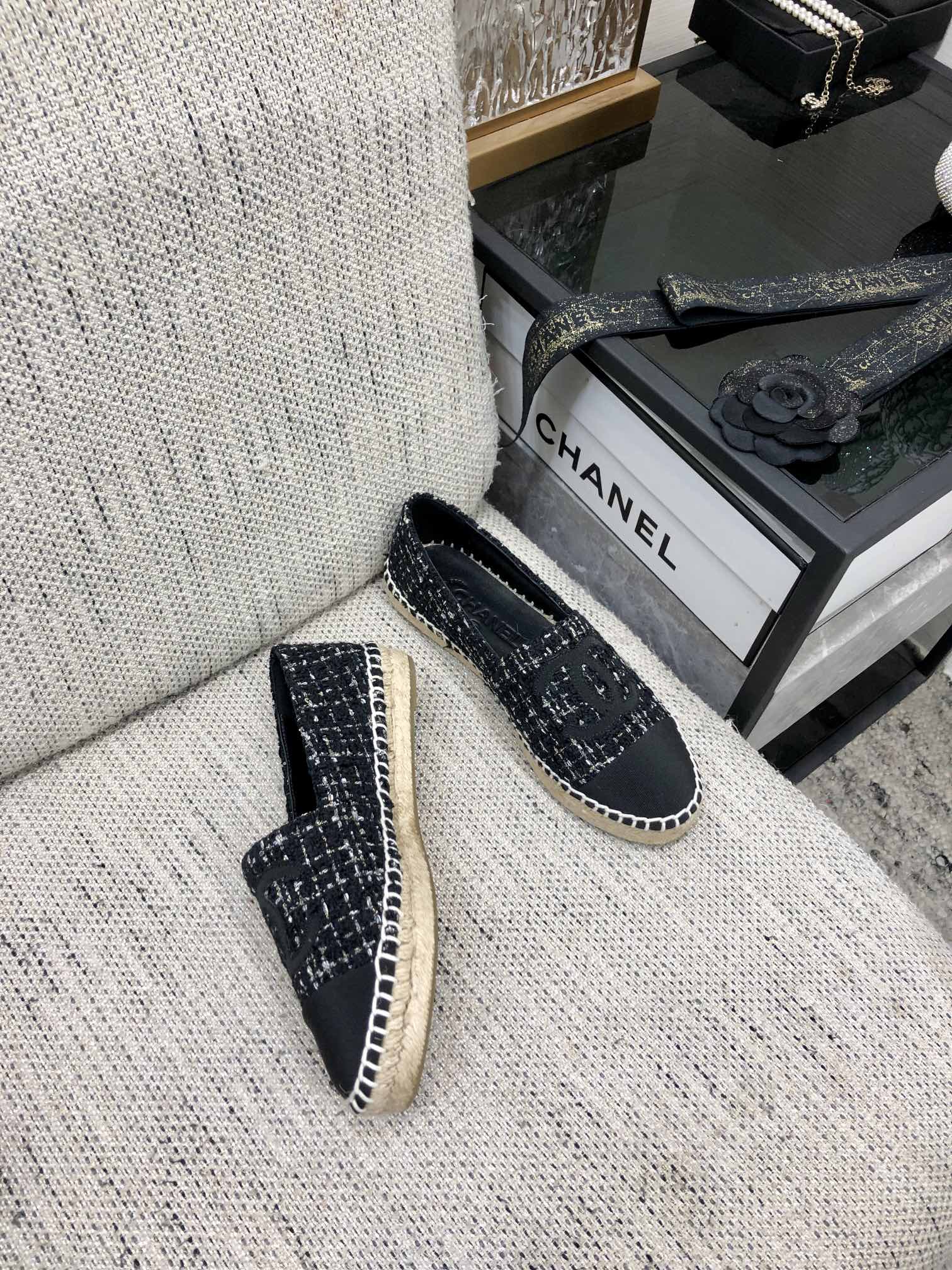 LOAFER IN BLACK MIX WHITE WOOL TWEED