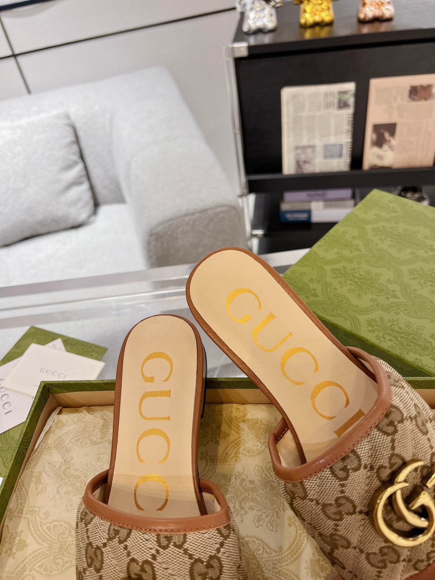 GG EXCLUSIVE SLIDE SANDAL CARAMEL AND BROWN FABRIC