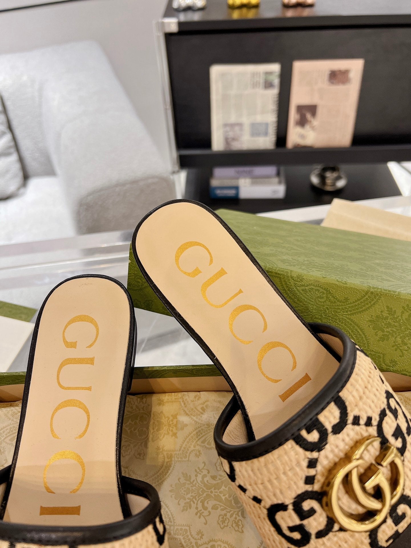 GG EXCLUSIVE SLIDE SANDAL BLACK AND CREAM SEDGE