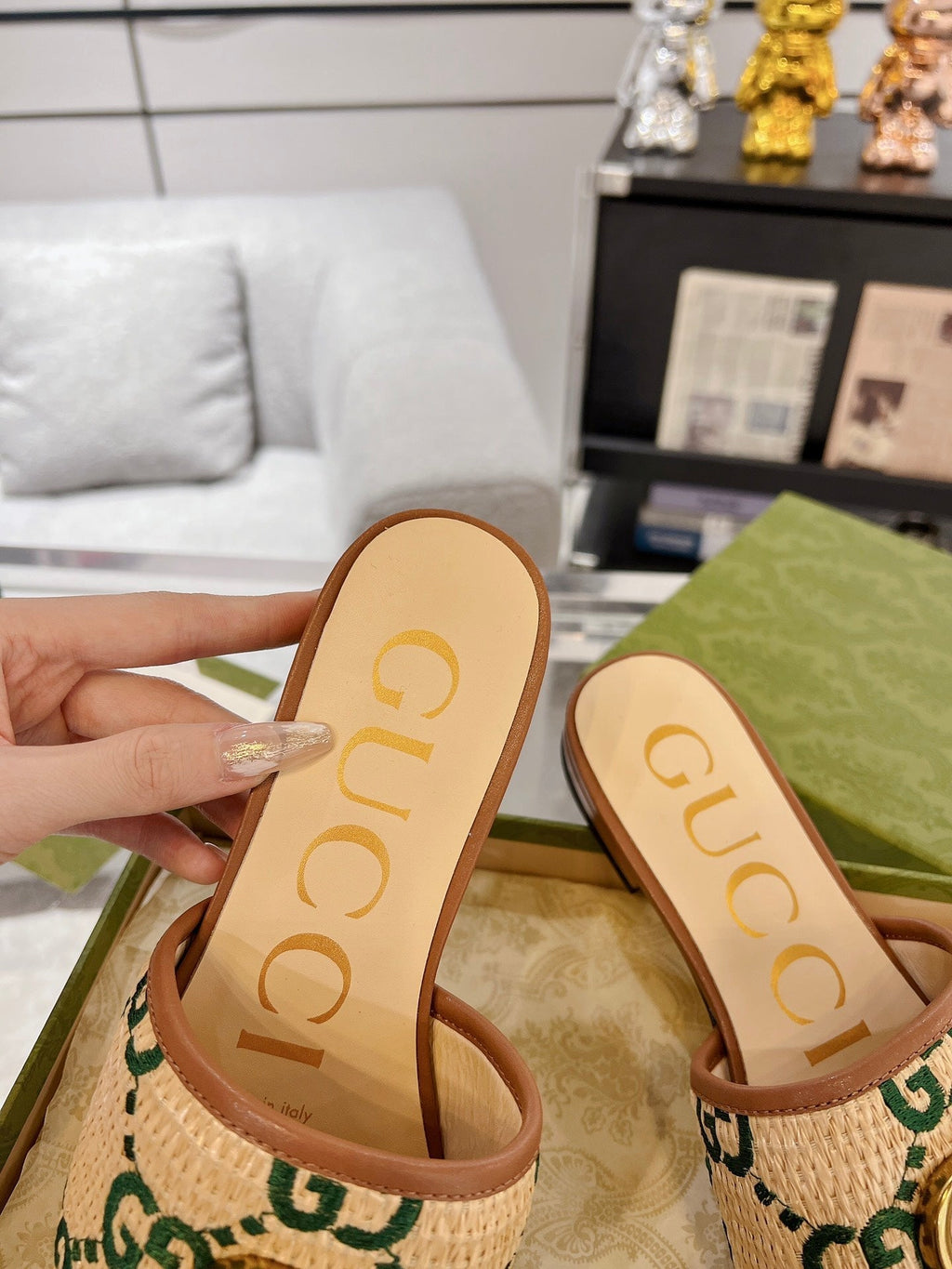 GG EXCLUSIVE SLIDE SANDAL CARAMEL SEDGE