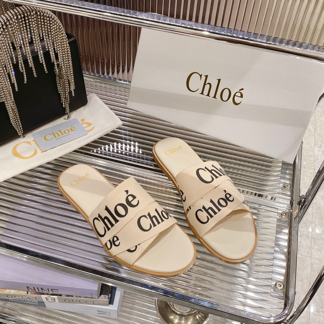 CHLOÉ WOODY SLIPPER IN BEIGE MIX BLACK CANVAS