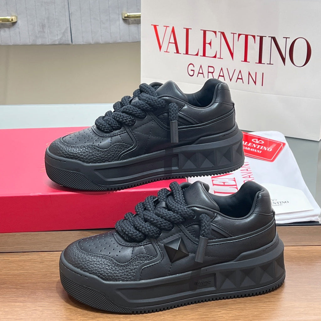 VALENTINO 25S GARAVANI ONE STUD XL PLATFORM SNEAKERS IN BLACK LAMBSKIN