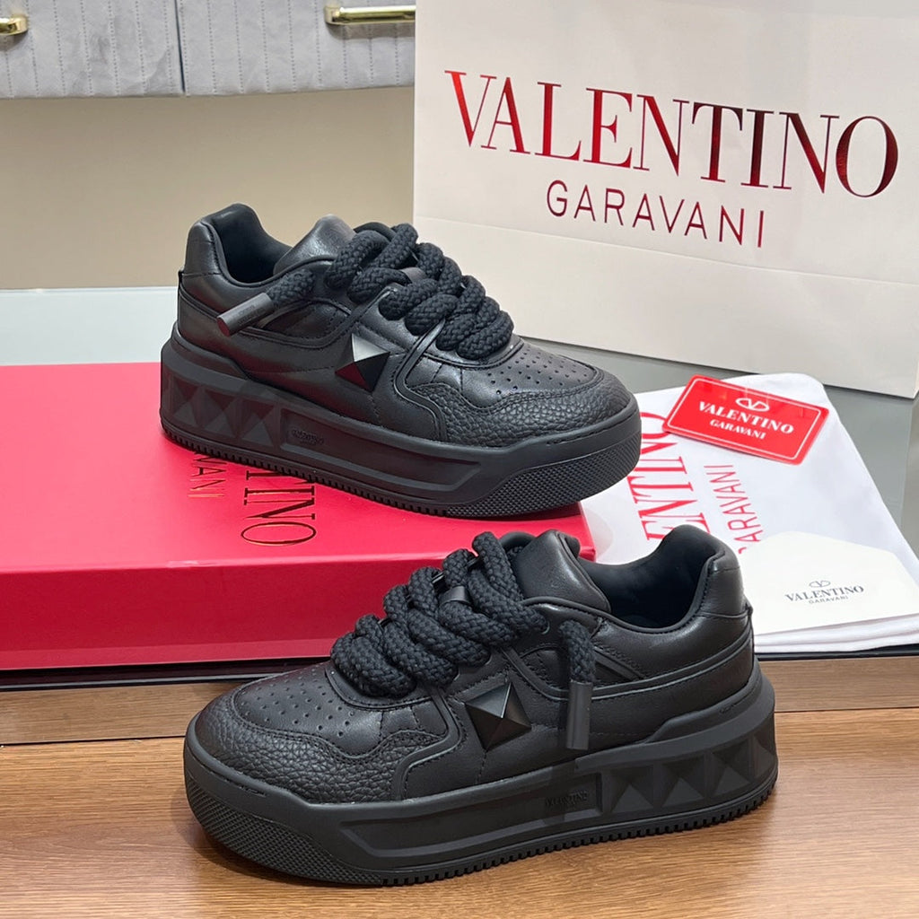 VALENTINO 25S GARAVANI ONE STUD XL PLATFORM SNEAKERS IN BLACK LAMBSKIN