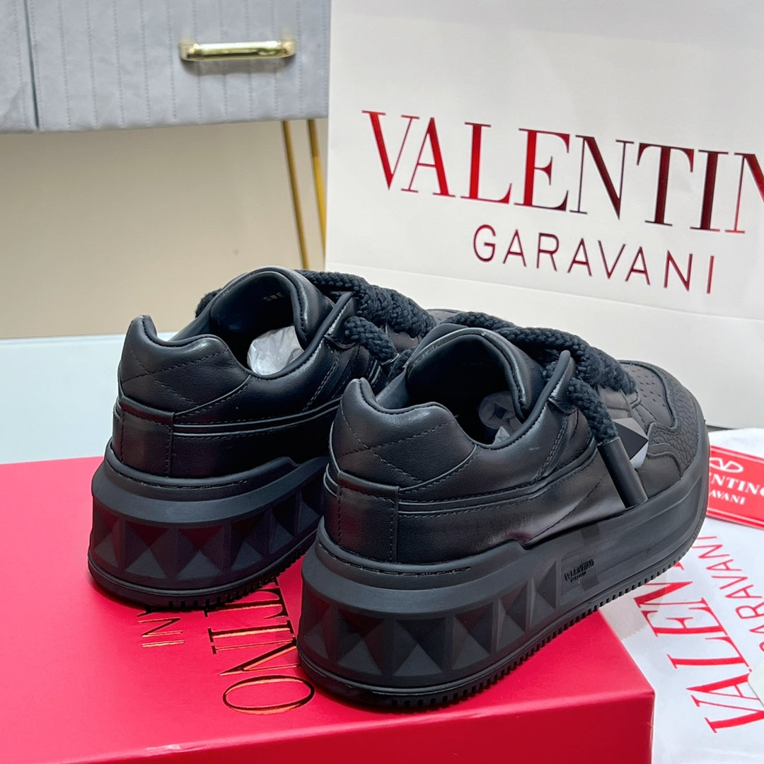 VALENTINO 25S GARAVANI ONE STUD XL PLATFORM SNEAKERS IN BLACK LAMBSKIN