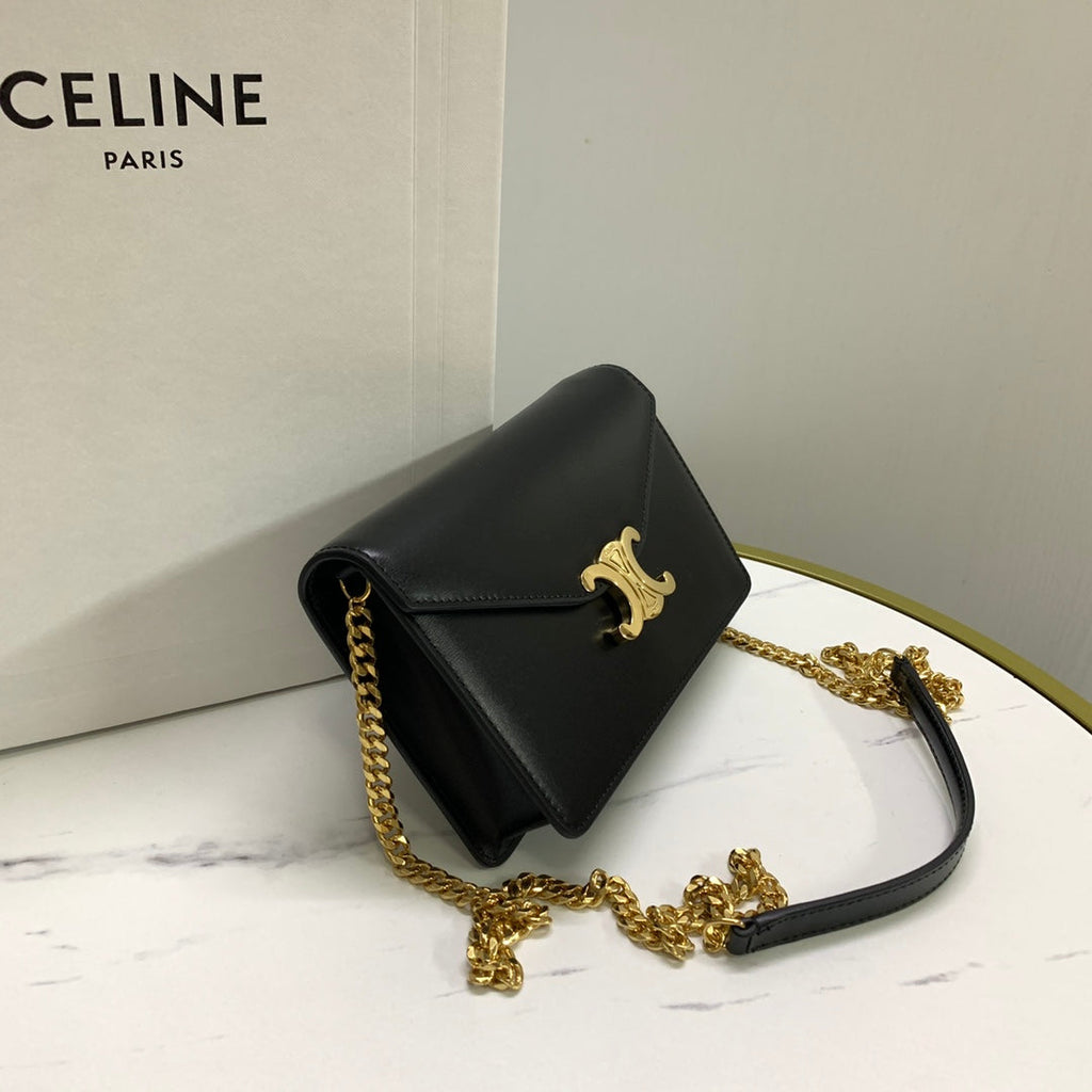 WALLET ON CHAIN MARGO 19 IN BLACK SMOOTH CALFSKIN GOLD HARDWARE