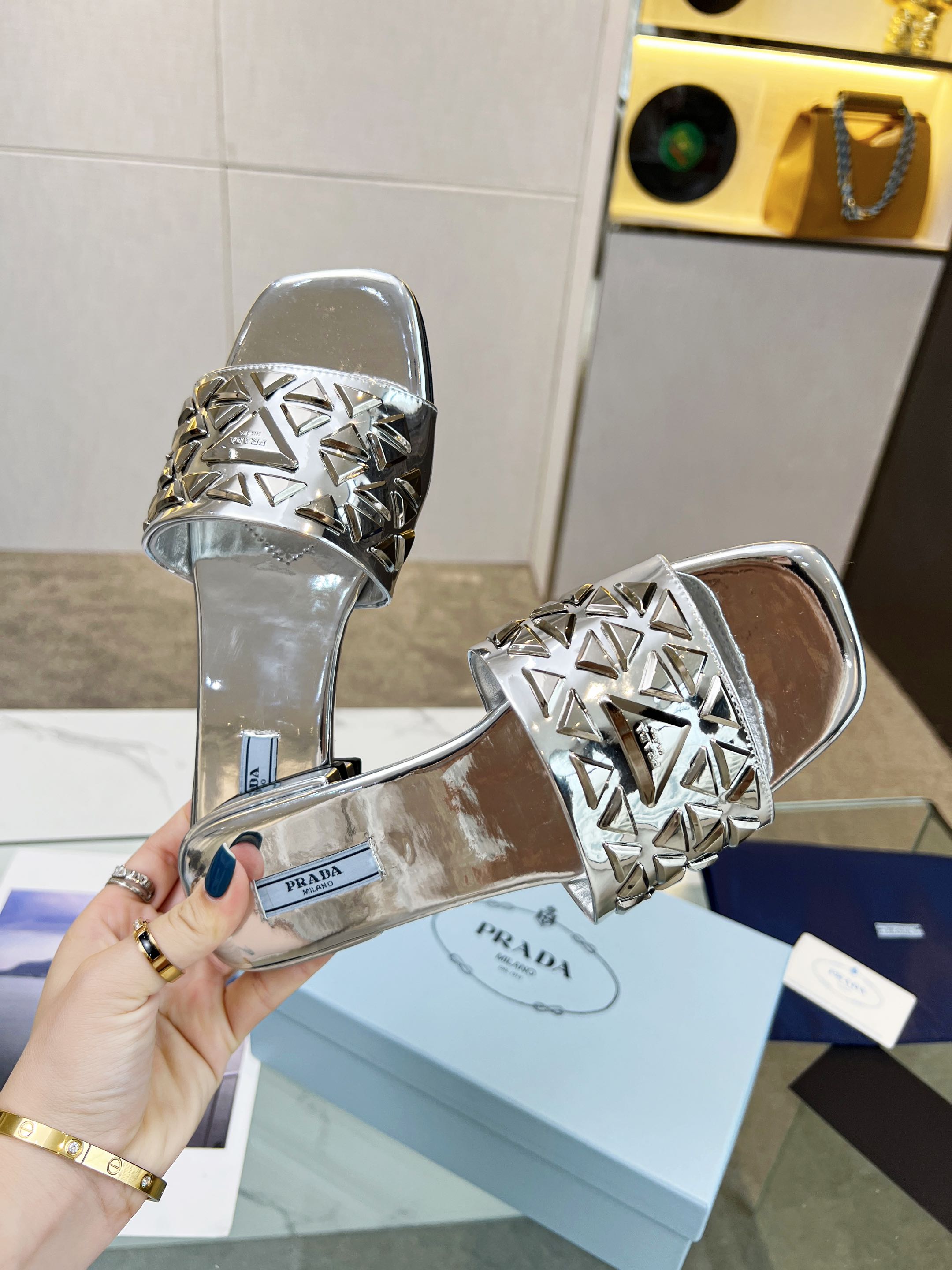 PRA EMBROIDERED SLIDES FLAT SILVER CALFSKIN