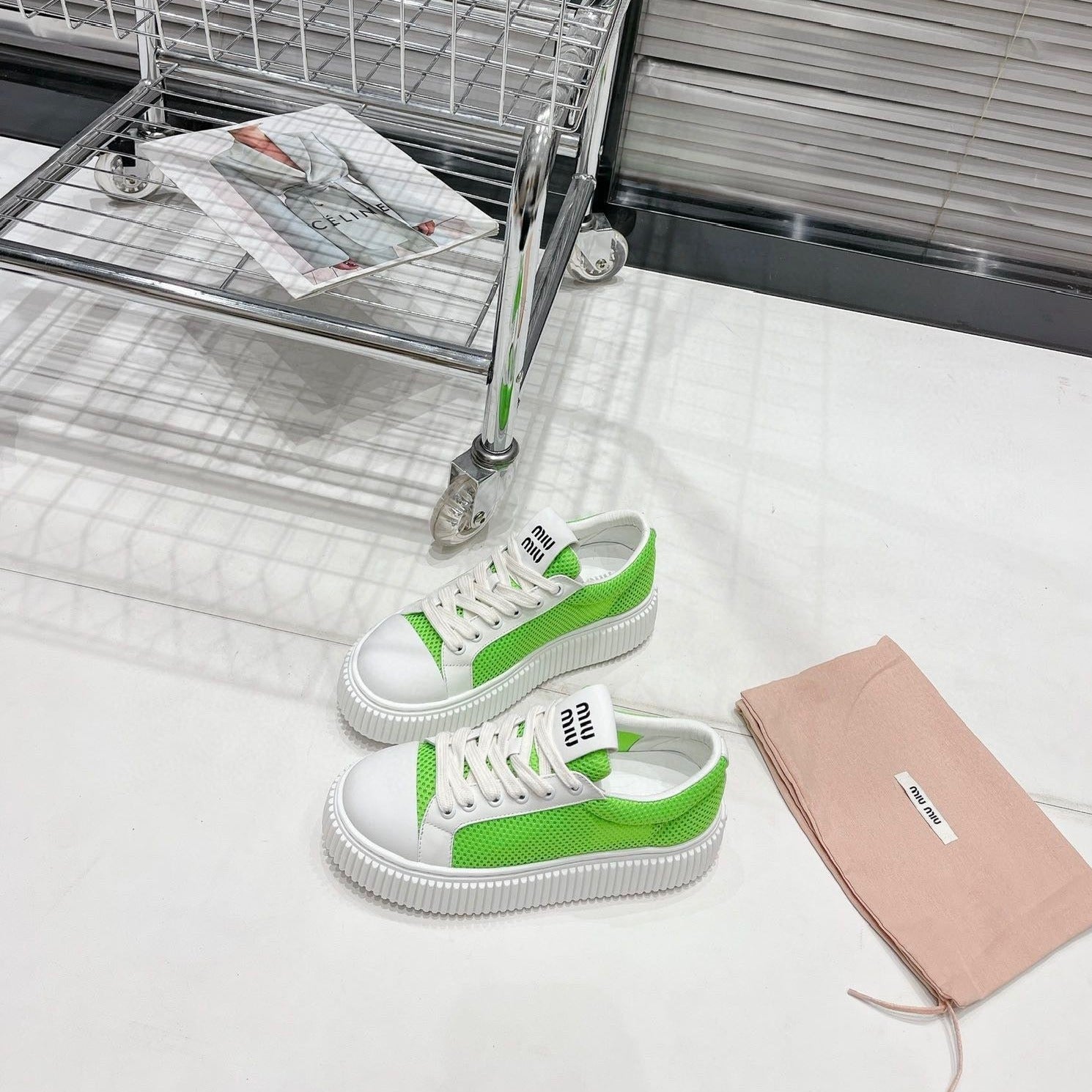 SNEAKERS THICK-SOLED SHAMROCK COLOR MESH COWHIDE