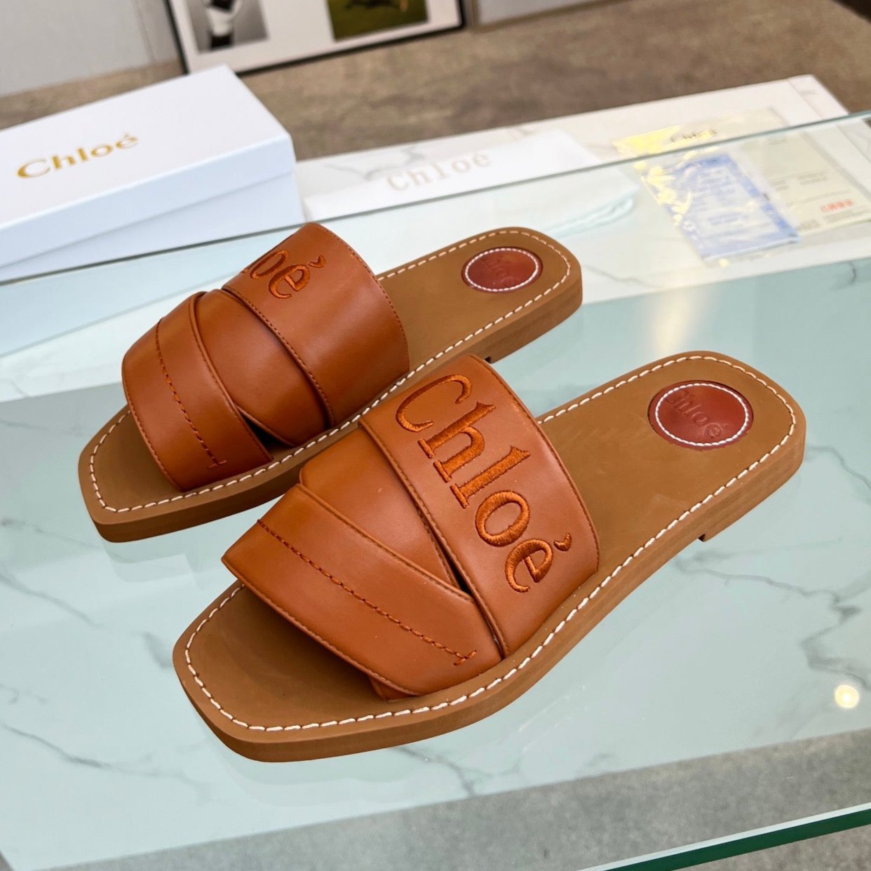 CHLOÉ WOODY MULE IN BRONZE BROWM LAMBSKIN WITH EMBROIDERED LOGO