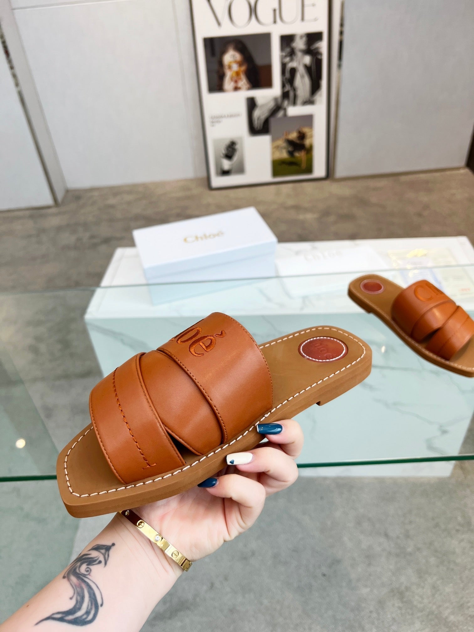 CHLOÉ WOODY MULE IN BRONZE BROWM LAMBSKIN WITH EMBROIDERED LOGO