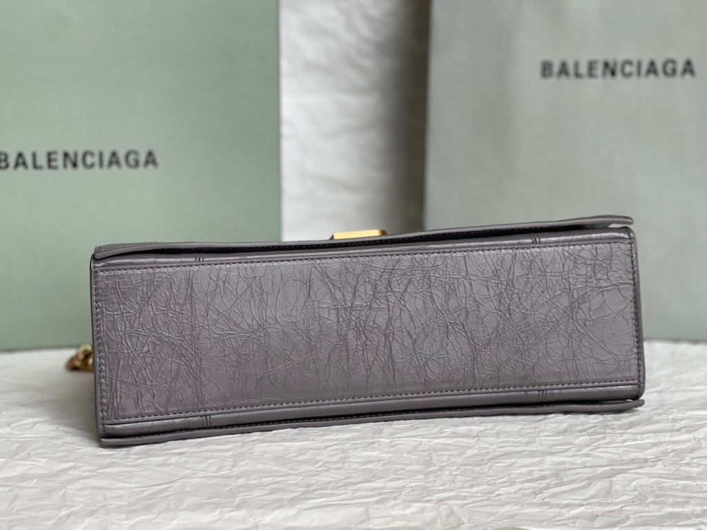 CRUSH MEDIUM CHAIN BAG 31 IN SUVA GRAY CRUSHED CALFSKIN GOLD HARDWARE