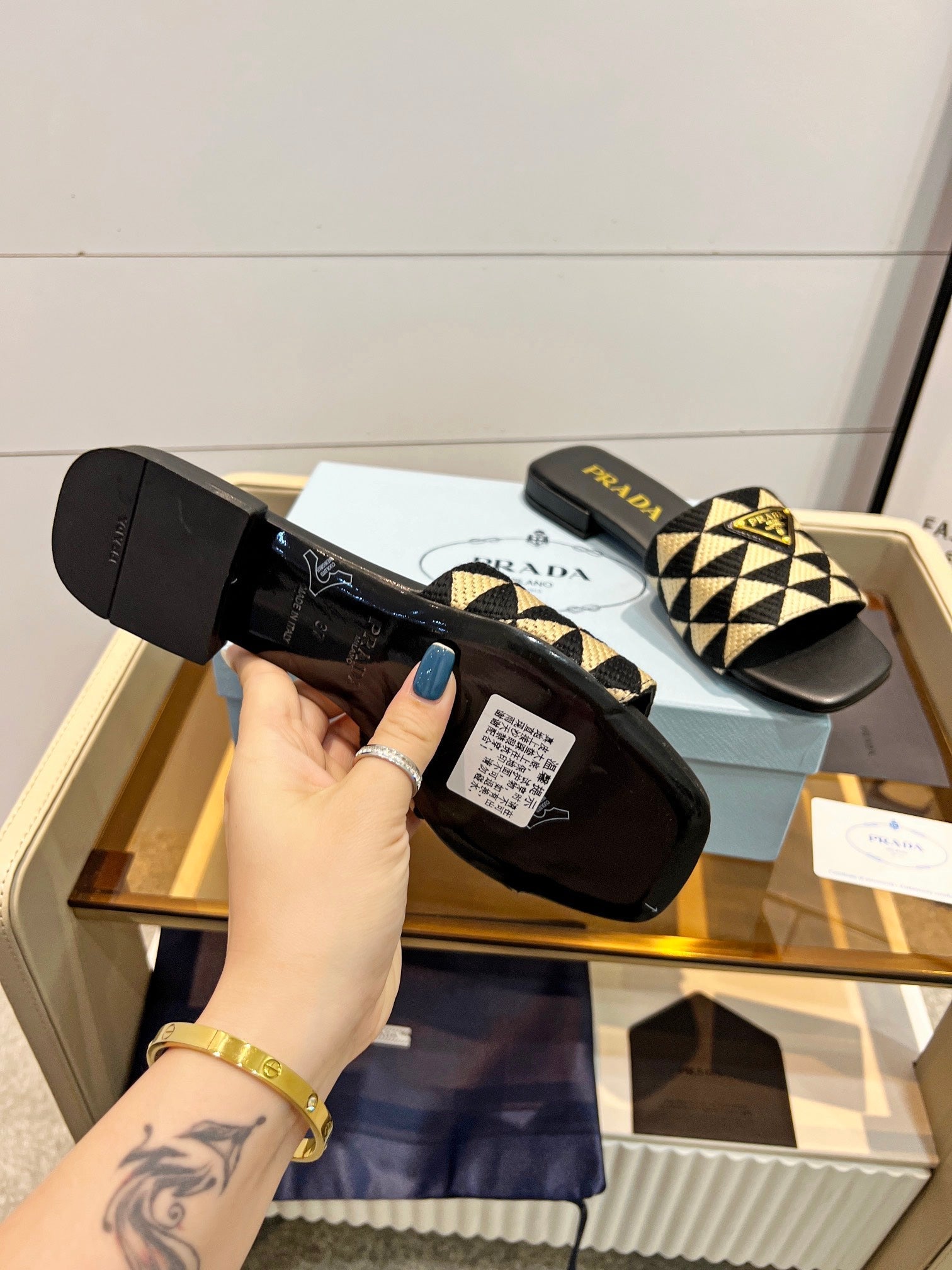 PRA EMBROIDERED SLIDES FLAT BLACK AND BEIGE FABRIC