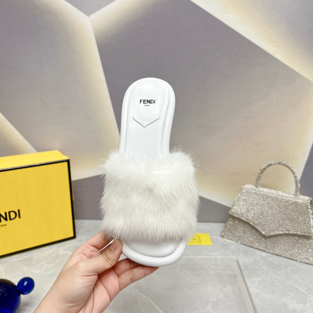 FENDI BAGUETTE MINK MEDIUM-HEELED 45MM IN WHITE FUR AND LAMBSKIN