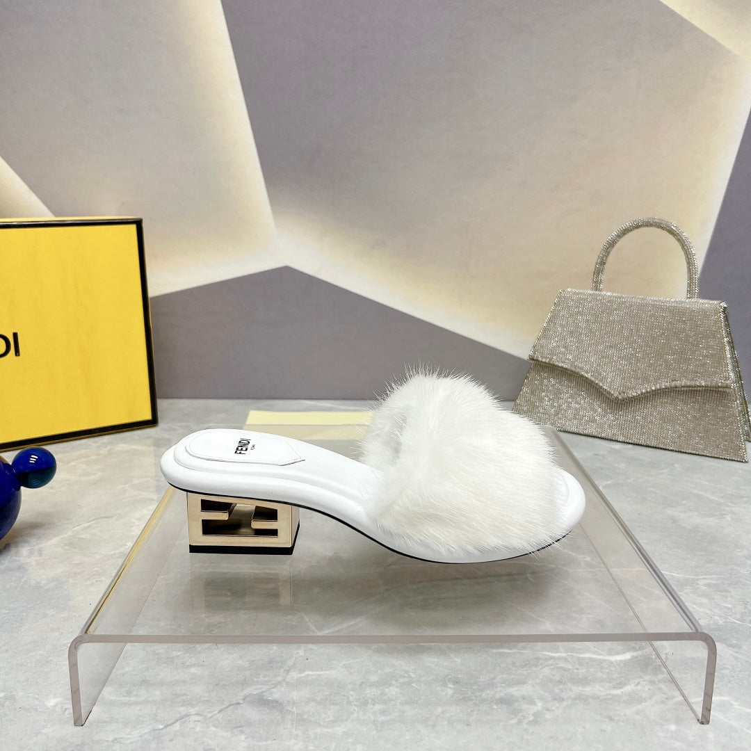 FENDI BAGUETTE MINK MEDIUM-HEELED 45MM IN WHITE FUR AND LAMBSKIN