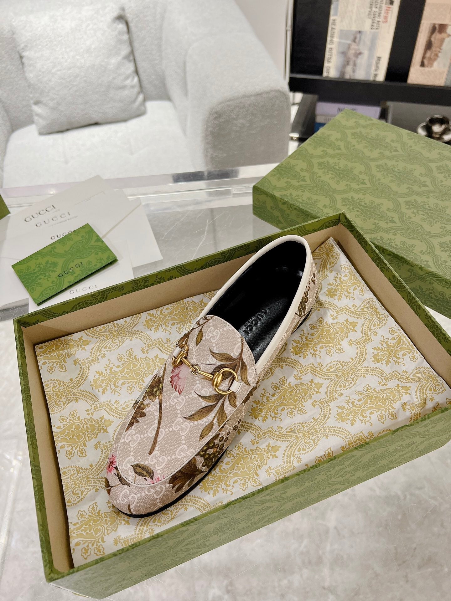 HORSEBIT LOAFER WITH FLOWER PRINT IN LINEN BEIGE MONOGRAM JACQUARD FABRIC