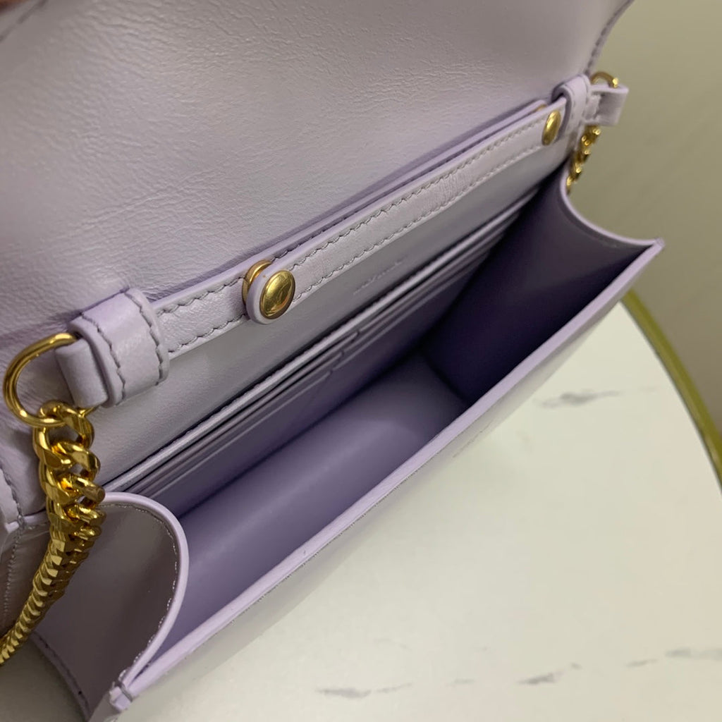 WALLET ON CHAIN MARGO 19 IN LIGHT LILAC SMOOTH CALFSKIN GOLD HARDWARE