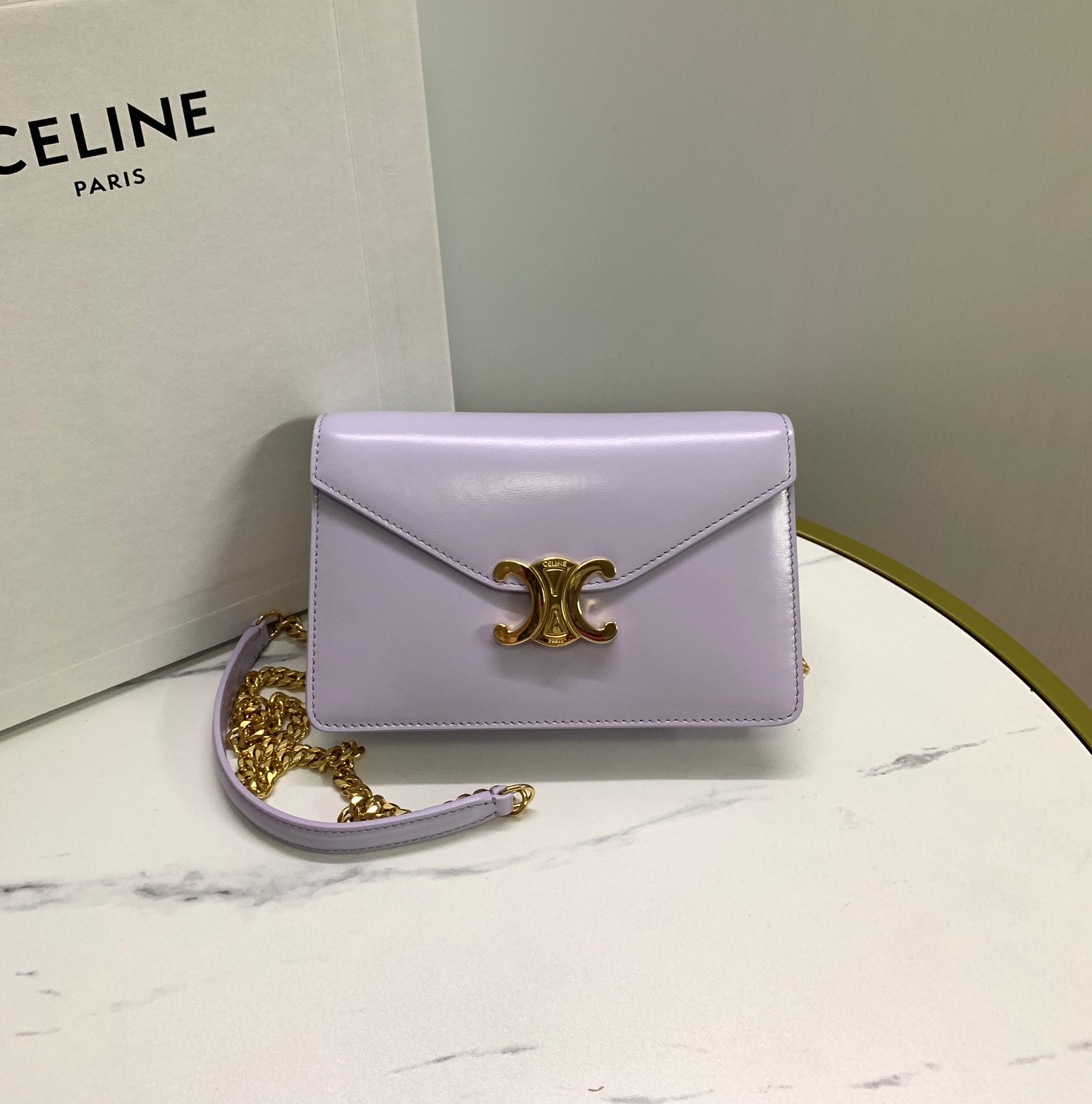 WALLET ON CHAIN MARGO 19 IN LIGHT LILAC SMOOTH CALFSKIN GOLD HARDWARE