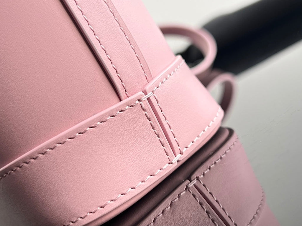 CUIR TRIPHOME 19 PINK PASTEL SMOOTH CALFSKIN BUCKET BAG