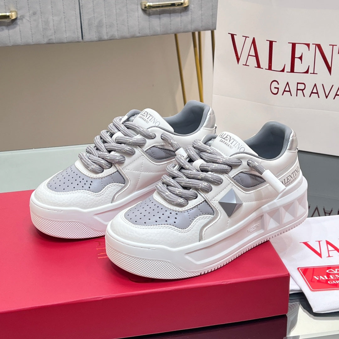VALENTINO 25S GARAVANI ONE STUD XL PLATFORM SNEAKERS IN WHITE MIX GREY LAMBSKIN STYLE 3