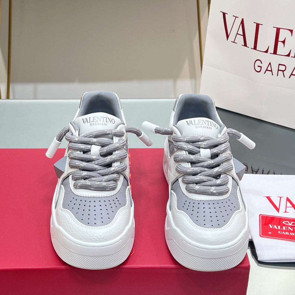 VALENTINO 25S GARAVANI ONE STUD XL PLATFORM SNEAKERS IN WHITE MIX GREY LAMBSKIN STYLE 3