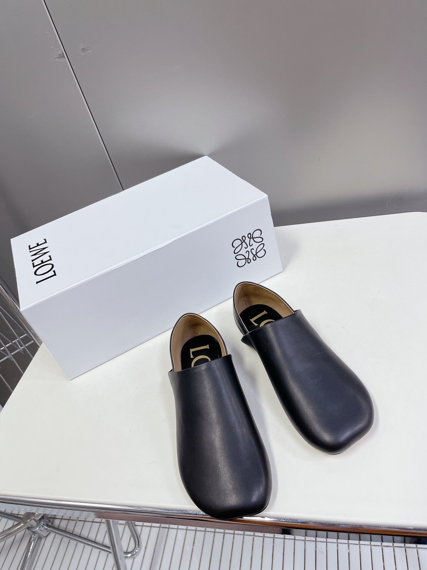 LW TOY SLIPPER BLACK CALFSKIN