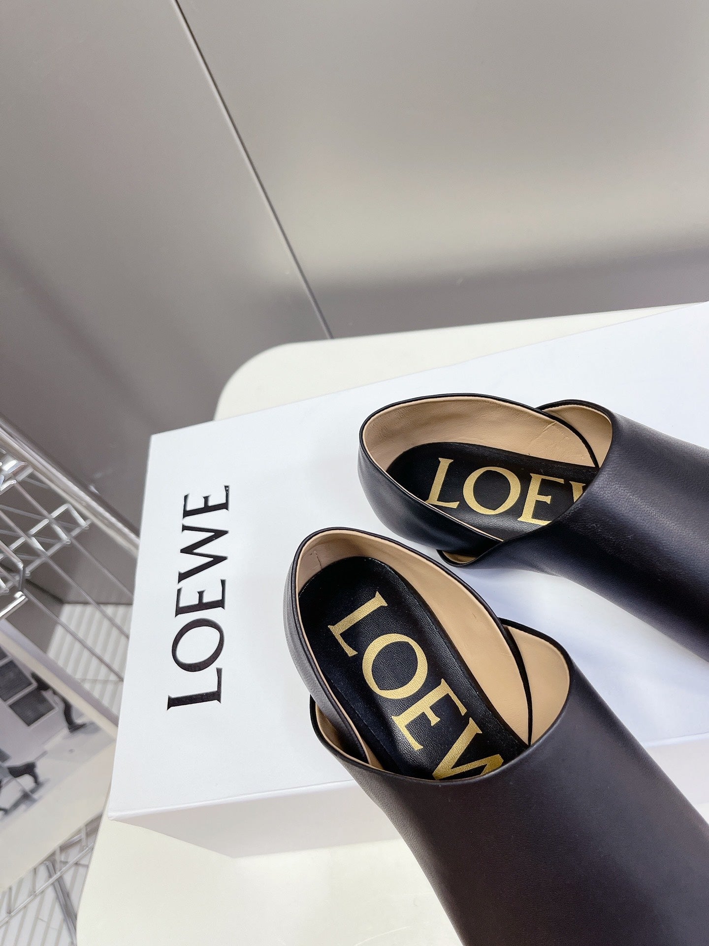 LW TOY SLIPPER BLACK CALFSKIN