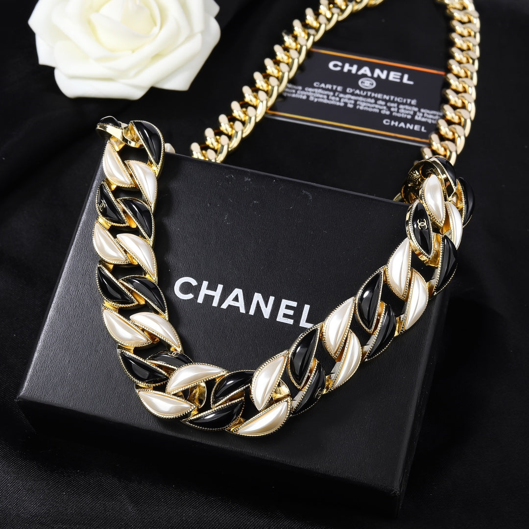 CHANEL 25S CHAIN BELT IN SILVER METALLIC 614405
