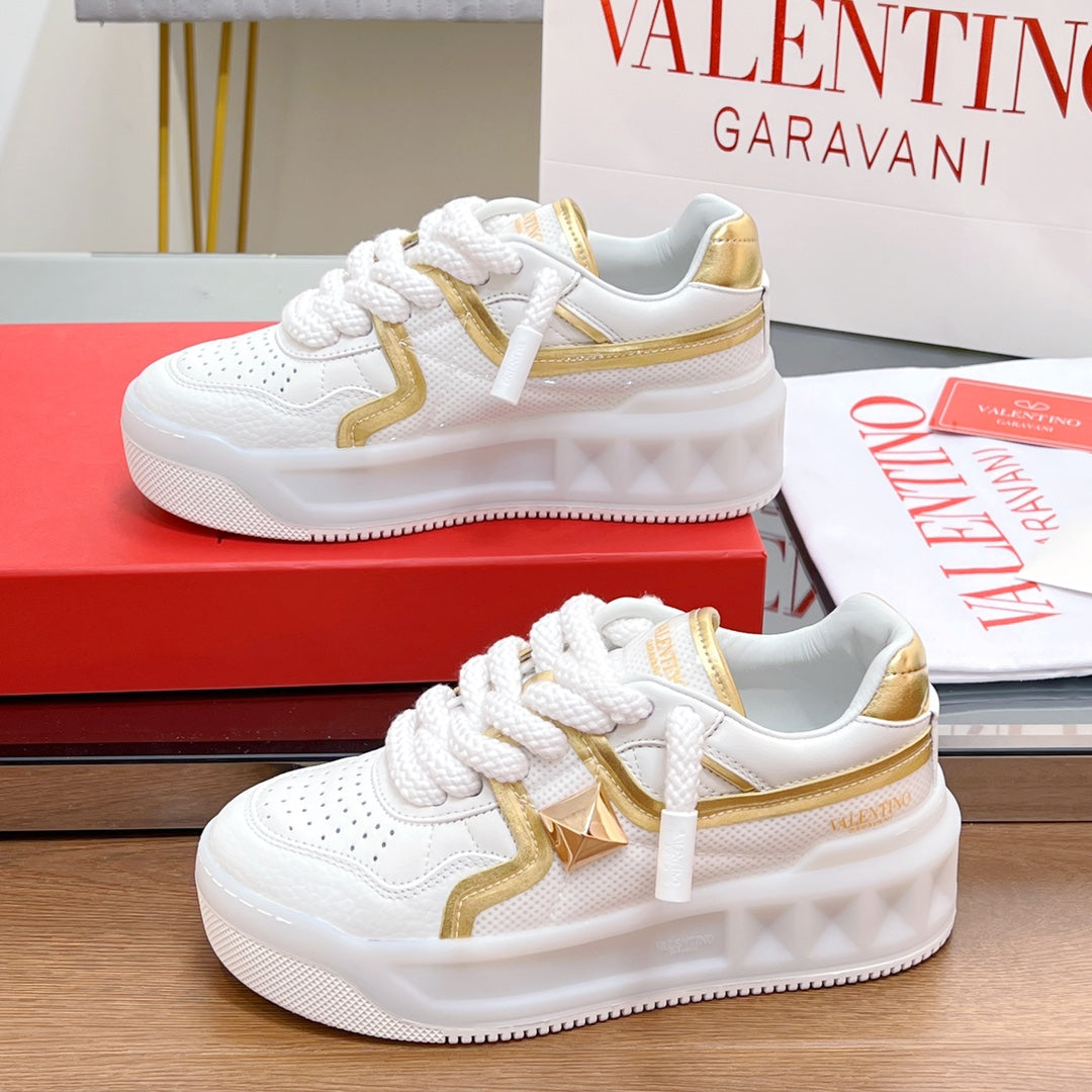 VALENTINO 25S GARAVANI ONE STUD XL PLATFORM SNEAKERS IN GOLD MIX WHITE LAMBSKIN