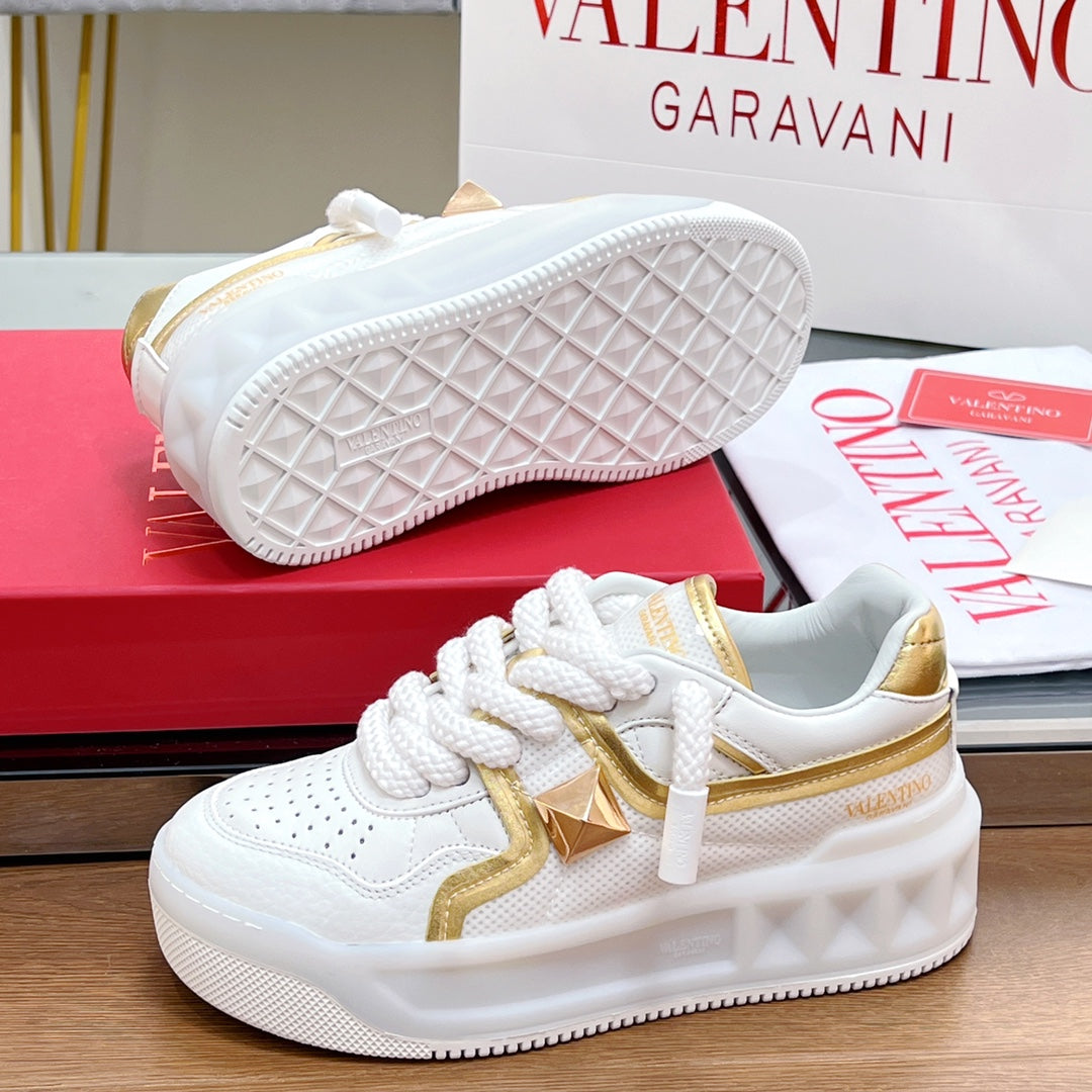 VALENTINO 25S GARAVANI ONE STUD XL PLATFORM SNEAKERS IN GOLD MIX WHITE LAMBSKIN