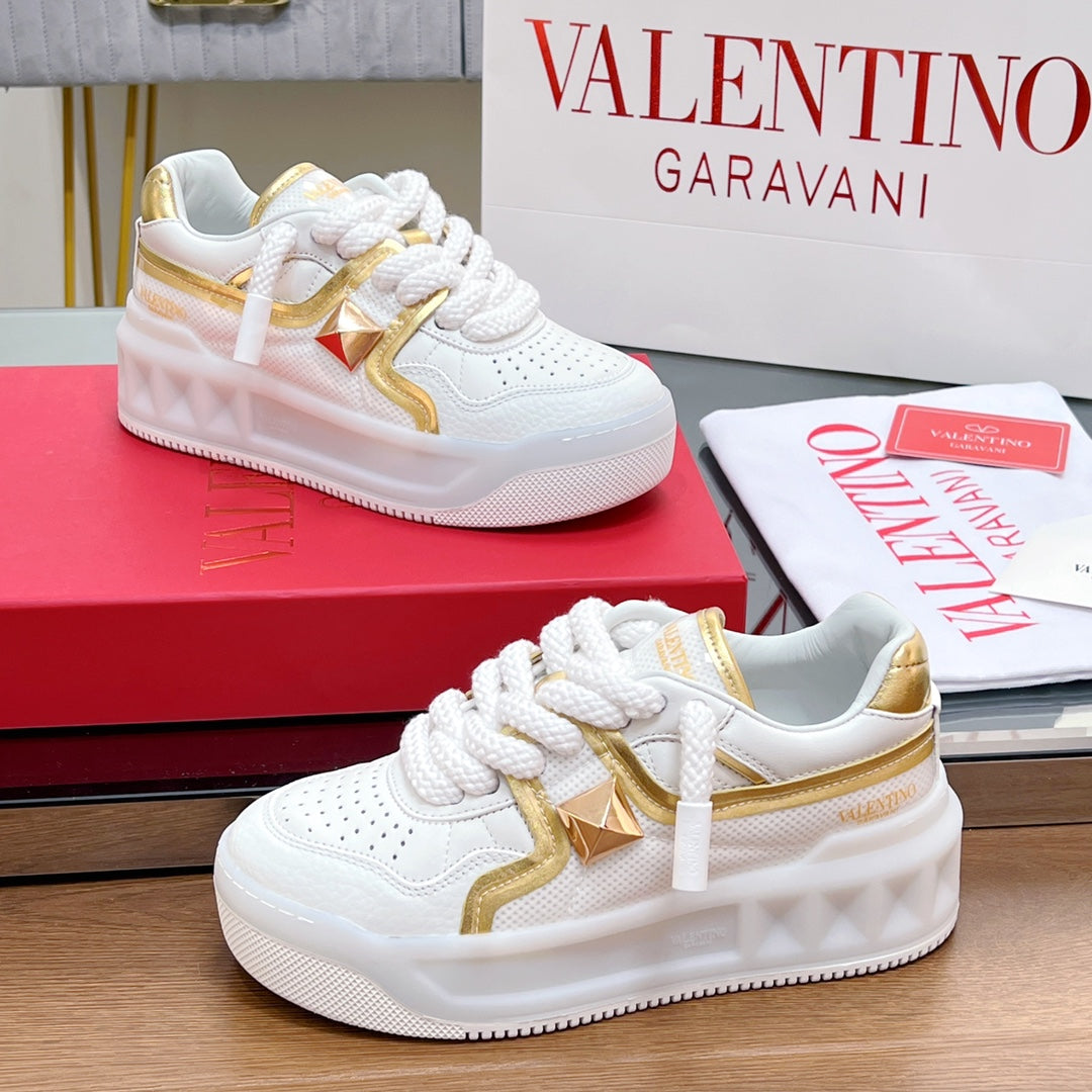 VALENTINO 25S GARAVANI ONE STUD XL PLATFORM SNEAKERS IN GOLD MIX WHITE LAMBSKIN