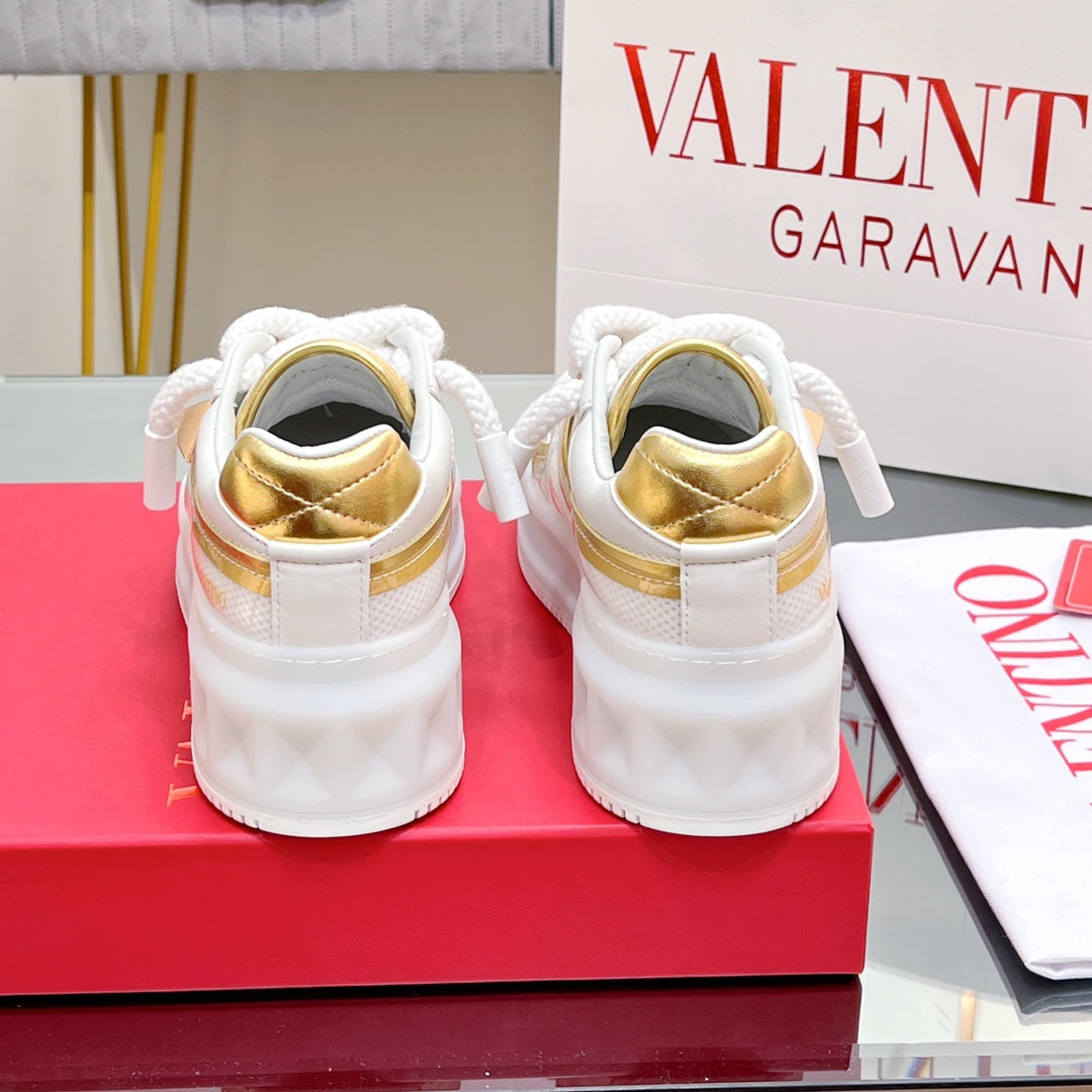 VALENTINO 25S GARAVANI ONE STUD XL PLATFORM SNEAKERS IN GOLD MIX WHITE LAMBSKIN