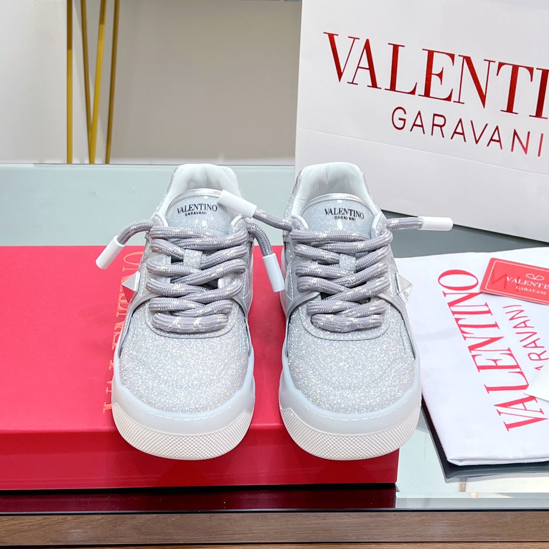 VALENTINO 25S GARAVANI ONE STUD XL PLATFORM SNEAKERS IN SILVER GLITTER FABRIC AND LAMBSKIN