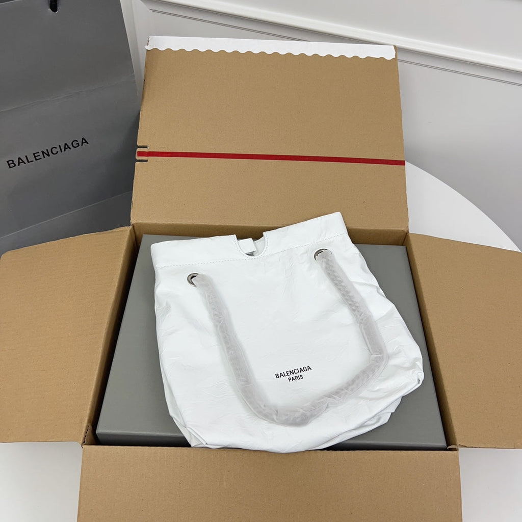 CRUSH SMALL TOTE BAG 27 IN WHITE CRUSHED CALFSKIN SILVER HARDWARE