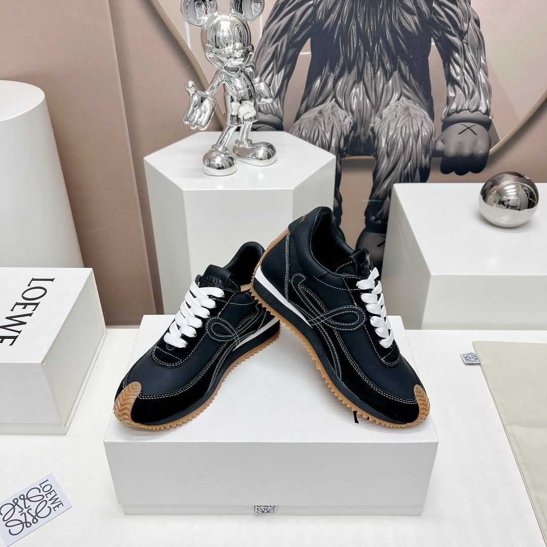 FLOW RUNNER SNEAKER IN FULL BLACK SUEDE AND SHEEPSKIN