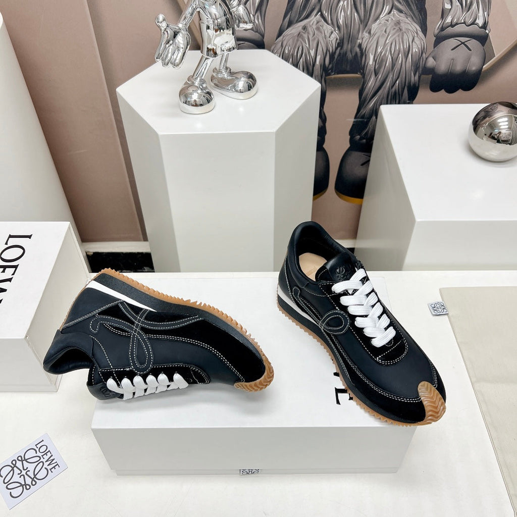 FLOW RUNNER SNEAKER IN FULL BLACK SUEDE AND SHEEPSKIN