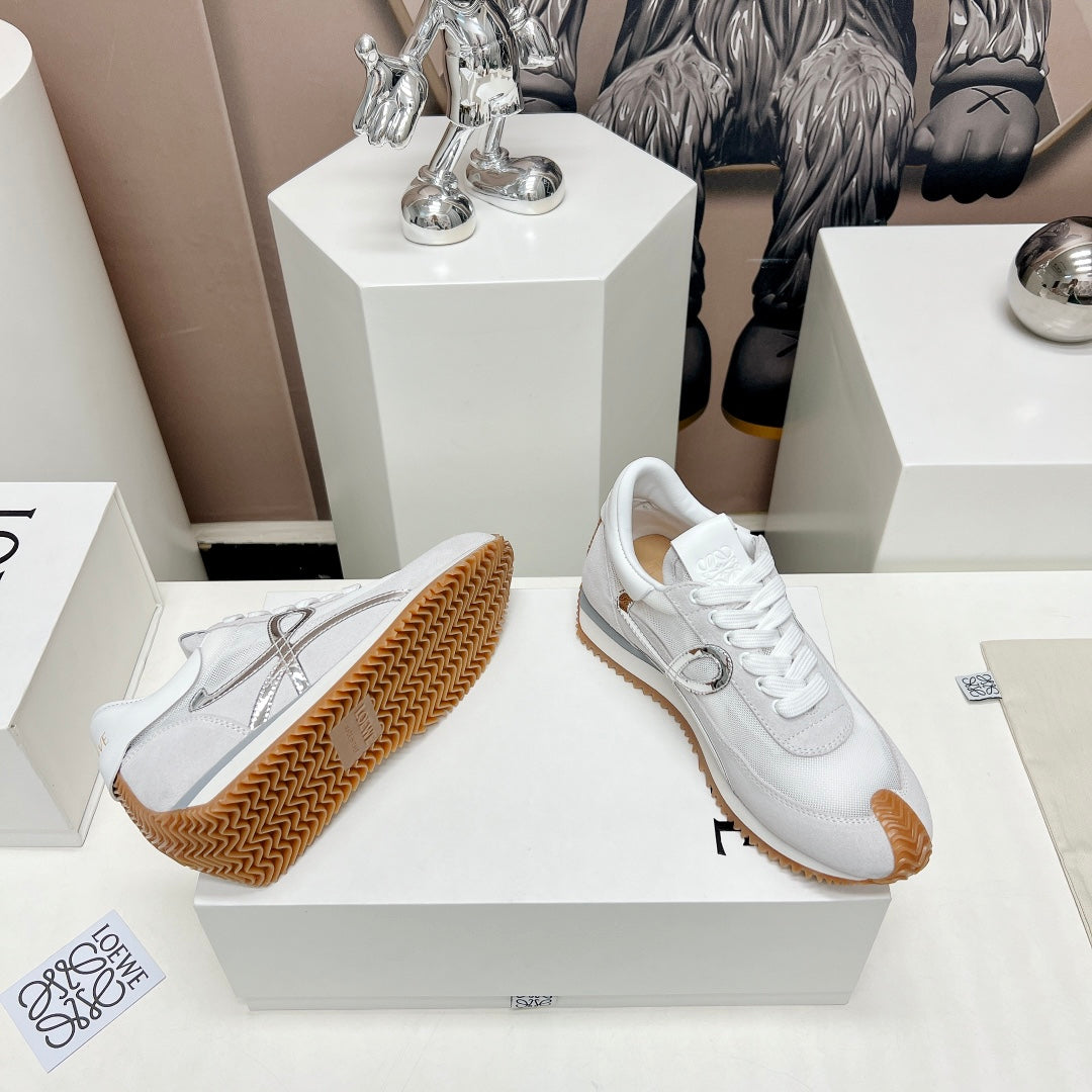 FLOW RUNNER SNEAKER IN WHITE IVORY SUEDE AND SHEEPSKIN