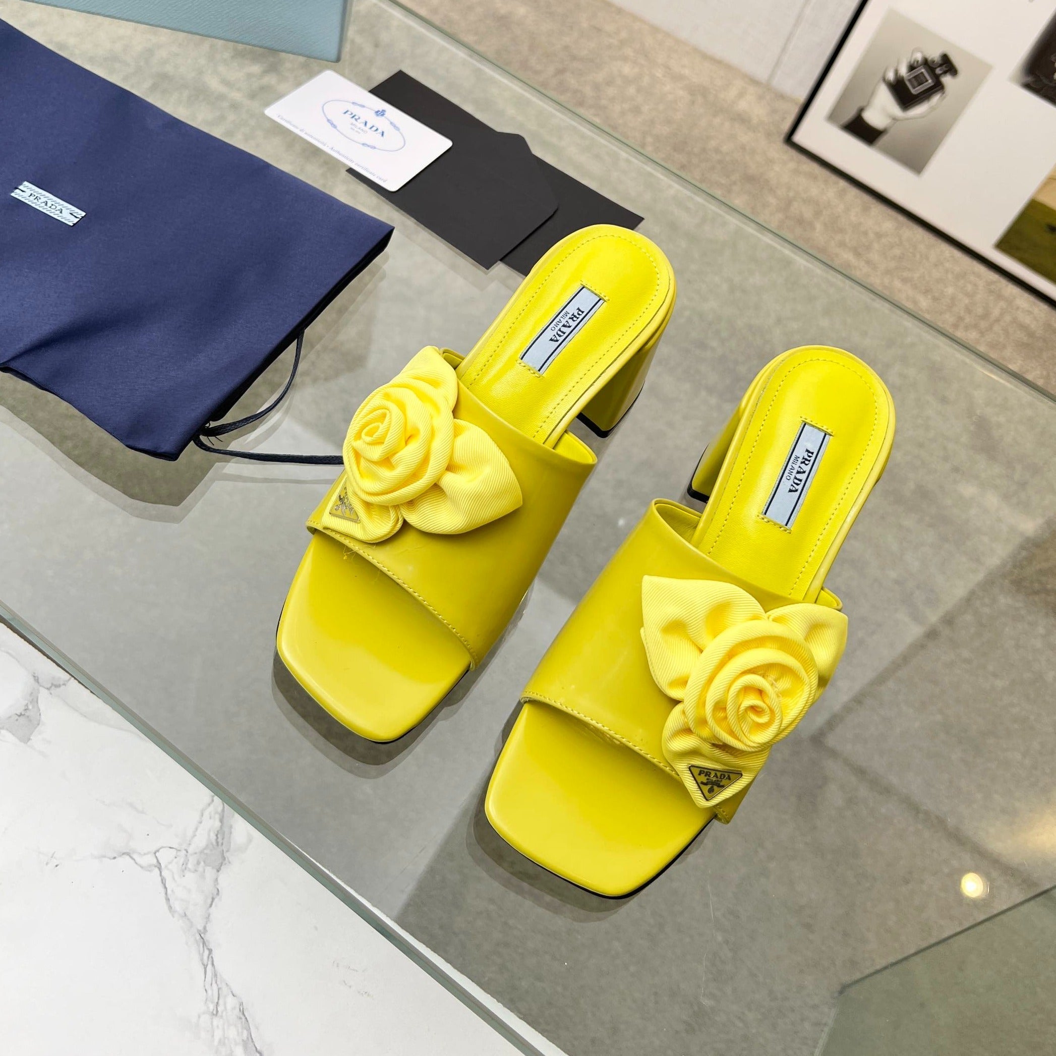 PRA FLOWER BLOCK HEELS 75 LEMON CALFSKIN