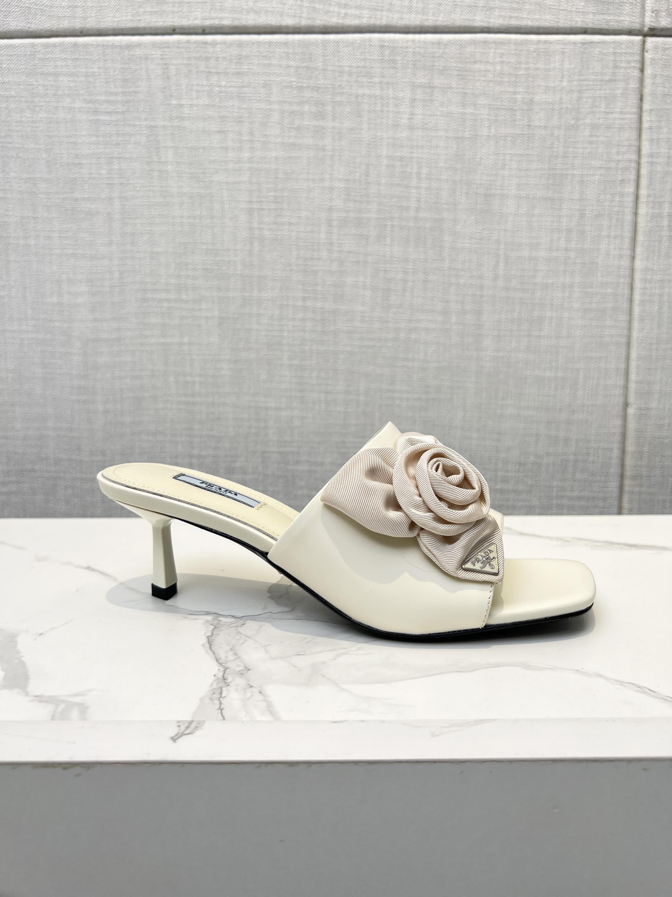 PRA FLOWER POINTED HEELS 55 IVORY CALFSKIN