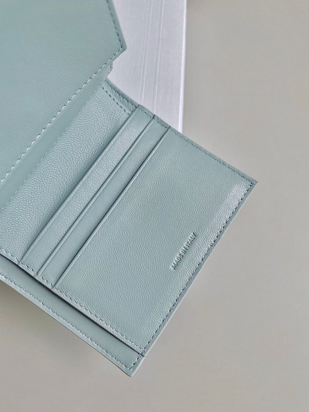 TRIPHOME 10 TRIFOLD WALLET CALFSKIN BLUE PASTEL