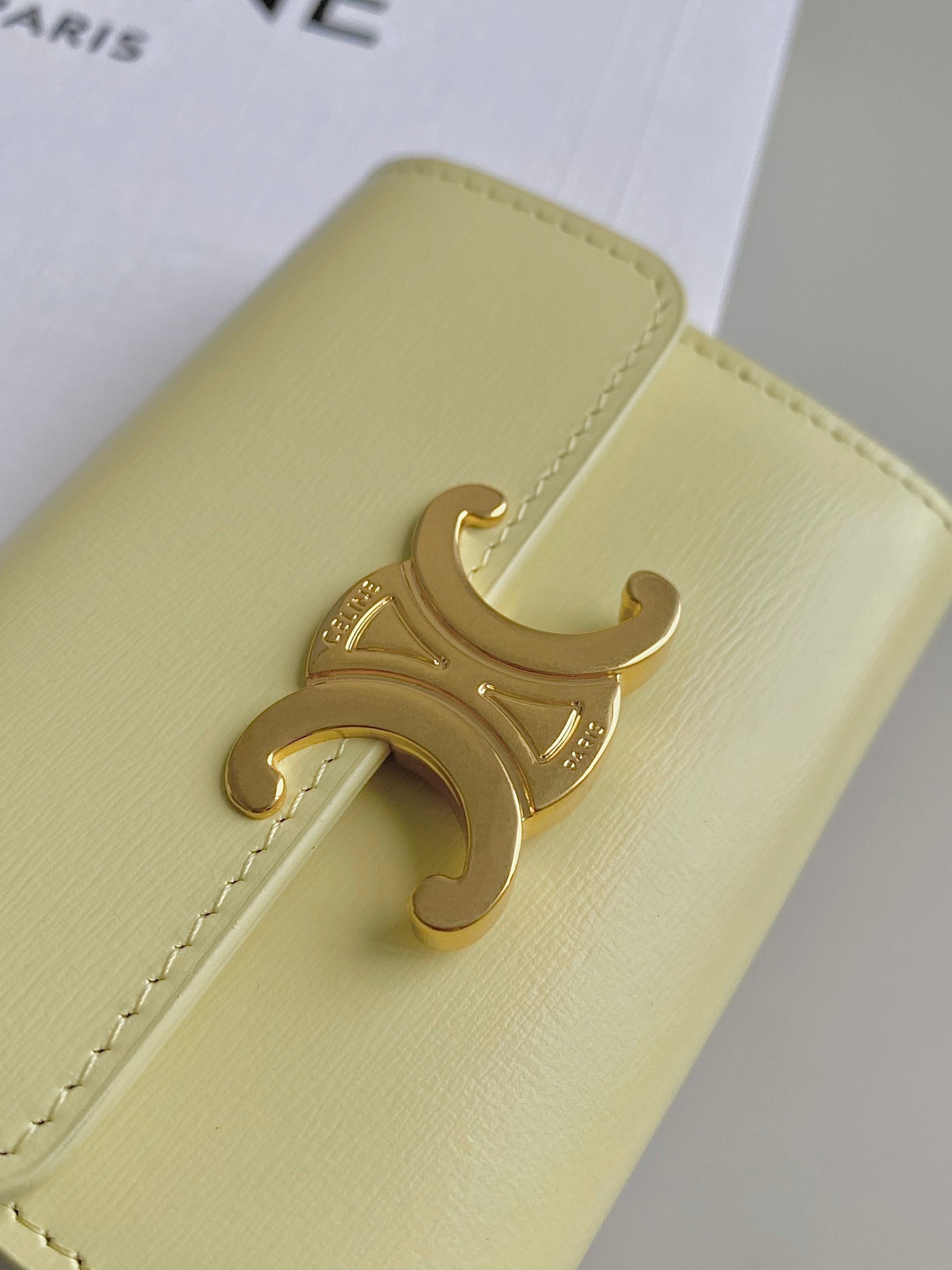 TRIOMPHE 9 WALLET TWO-IN-ONE YELLOW PASTEL CALFSKIN